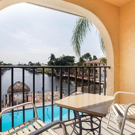 Oyo Waterfront Hotel- Cape Coral Fort Myers, Fl Exterior photo