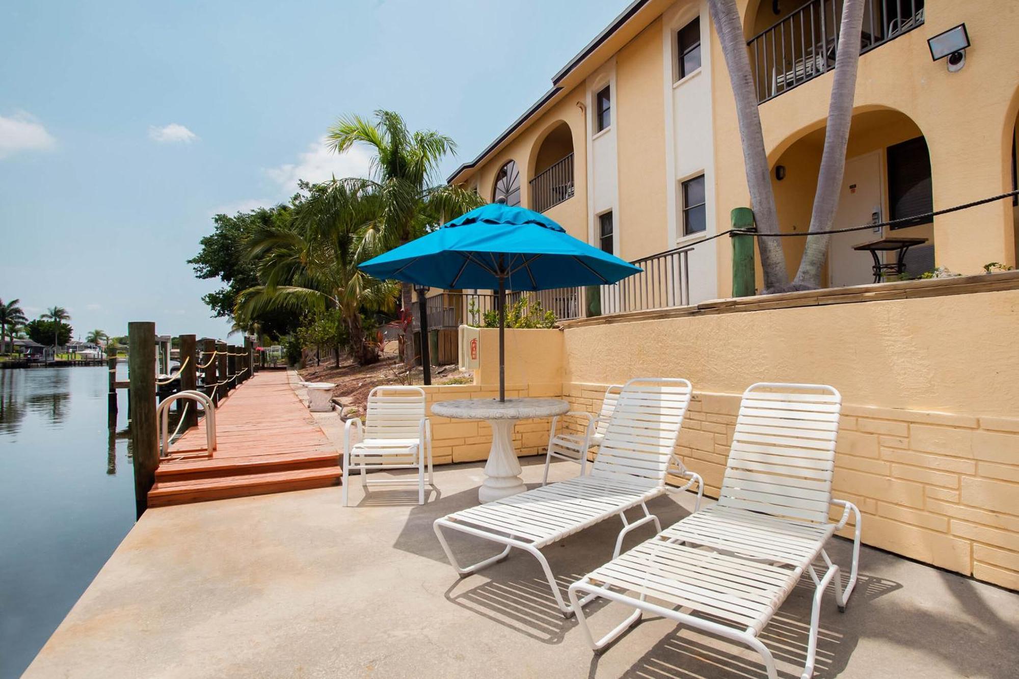Oyo Waterfront Hotel- Cape Coral Fort Myers, Fl Exterior photo