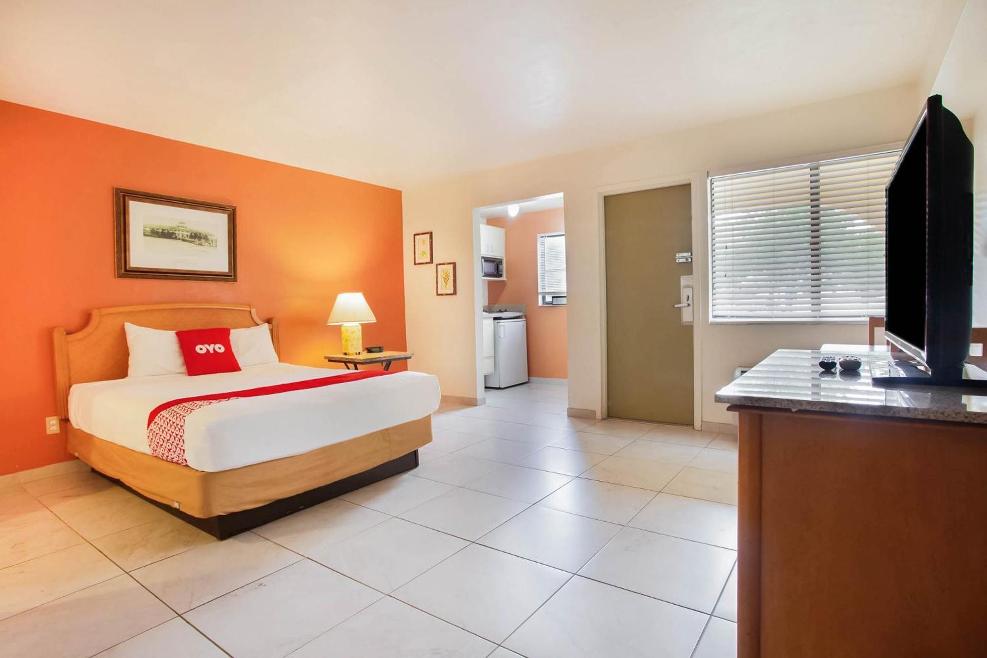 Oyo Waterfront Hotel- Cape Coral Fort Myers, Fl Exterior photo